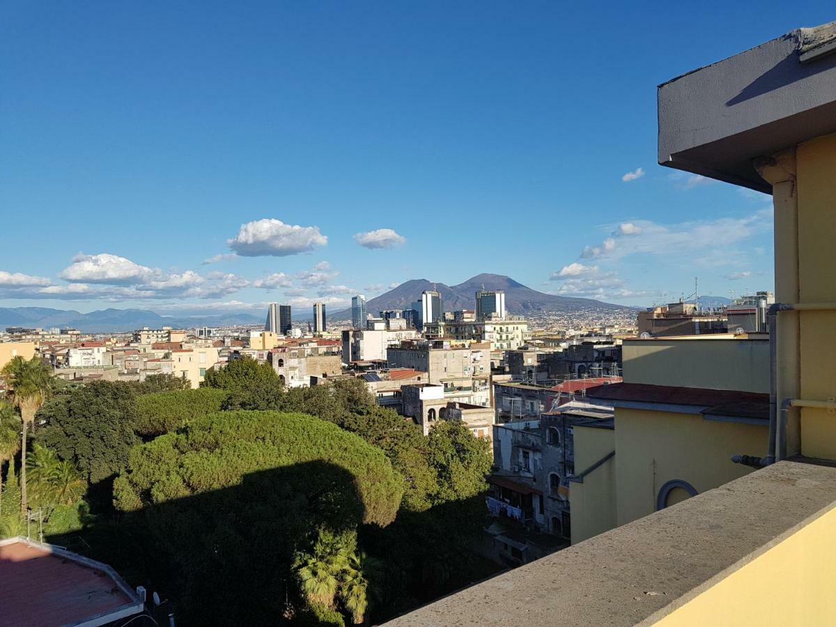 Momento Napoletano Apartment Napoli Exterior foto